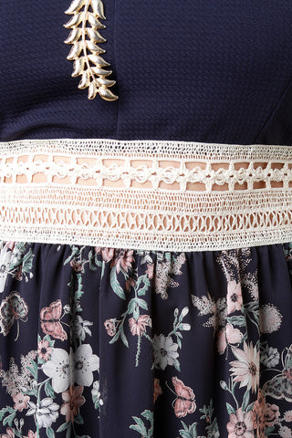 Floral Pattern Contrast Elastic Crochet Dress